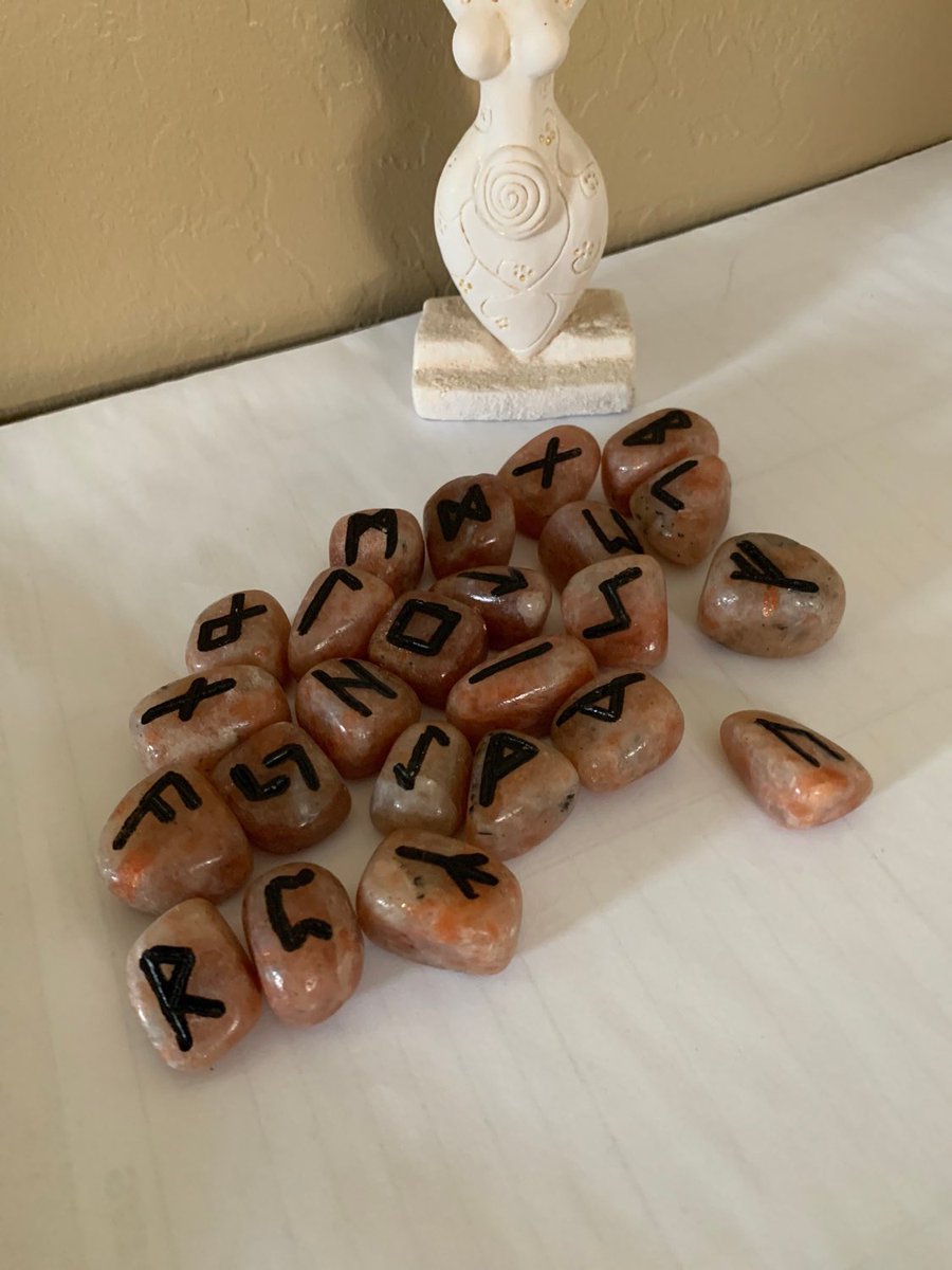 GCraftworks's tweet photo. Sunstone Rune Set 
https://t.co/eSPB6SUnmS

 #etsy #christmasgift #castingrunes #divination #witchy #sunstone #uniquegifts #runedivination https://t.co/3APEQWiE08
