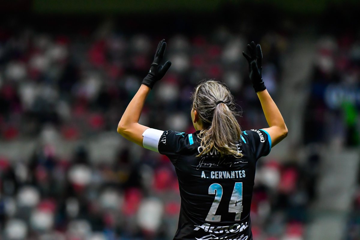 ChivasFemenil's tweet photo. 🎵🎶 OE, OE, OE, OE, OEEEE
LICHAAA, LICHAAAA 🎵🎶 https://t.co/euQ2P4K62k