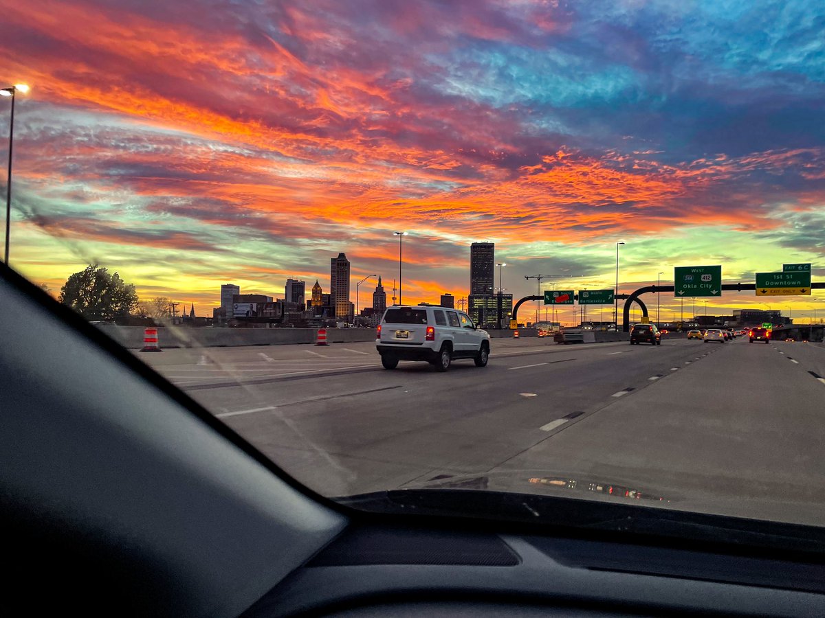 sammylazzz_'s tweet photo. The Tulsa sunset was incredible tonight! https://t.co/fiHQeypBpc
