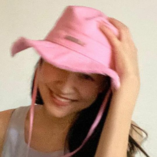 caaakecaine's tweet photo. Happy weekend, moots!♡ https://t.co/Xch8X0PgPn