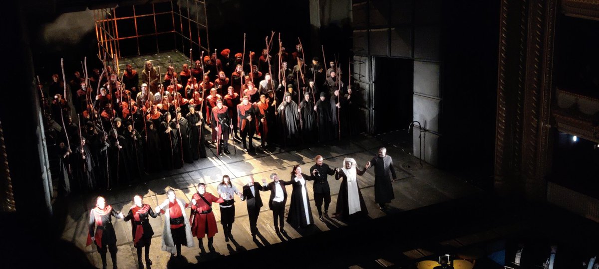Hadrovich's tweet photo. Wonderful #ROHMacbeth this evening. Gripping from start to finish. https://t.co/TubxCRhGjf