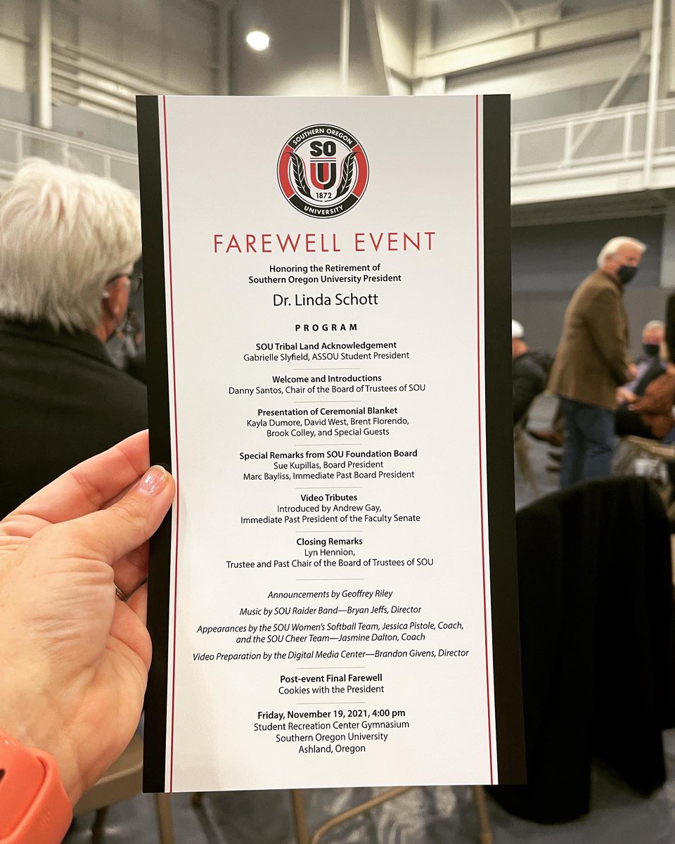SOUAshland's tweet photo. Today, we give a fond farewell to Dr. @LindaKSchott as she prepares to retire from SOU. Please join us in wishing her the best of luck in her new adventure! President Schott, you will be dearly missed. https://t.co/JWaHAr1t08