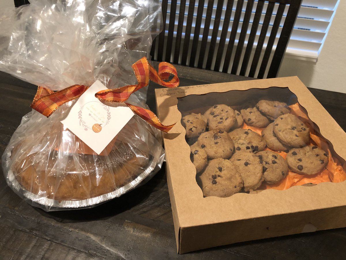 mrsleatherman2's tweet photo. When you have severe food allergies, you worry there will be nothing for you when there’s work treats/lunches provided. Not at @BPEWildcats! So extremely thankful for our amazing @BlacklandPTA and admin team for making sure us gluten free people are just as included❤️🥧 #BPECATS https://t.co/nJNY2TEnsV