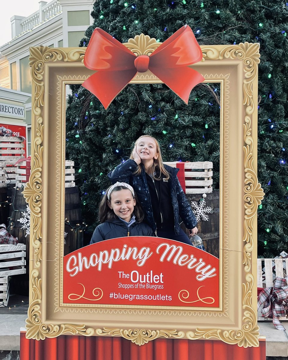 piodrsmith's tweet photo. We were Shopping Merry all over #bluegrassoutlets today!! https://t.co/YvsqxoEnXr