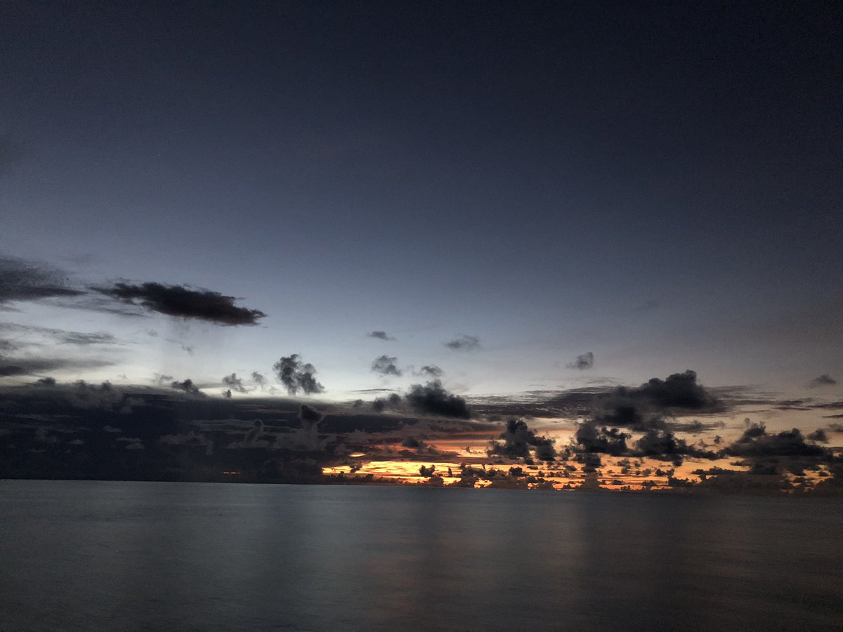 ClaassensLouw's tweet photo. The #palaunationalmarinesanctuary skyline - what a beauty! #ourpnms #offshore #palau #oceansolitude https://t.co/oCV0bqMN4I