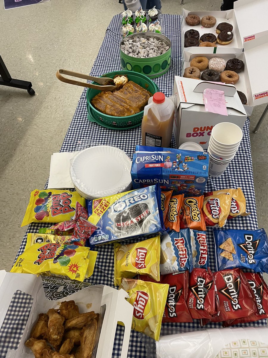 TamiSaren's tweet photo. TAPsGiving…a student initiated and student led classroom enhancement and a TAP Family tradition!
#MiltonTAP #futuregeorgiaeducators @MiltonHighSch @DustinDavisCTE @FCSCTAE @JonesBC_MHS @richspierto https://t.co/KAo2eLNFZz