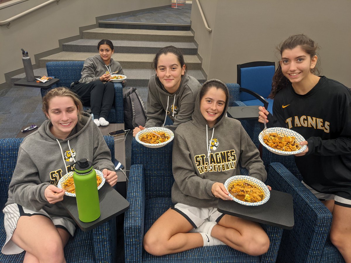 saa_bball's tweet photo. What do you do after your first day of a local tournament?  Team movie night with a homemade chili dinner! Thanks to Ana Buttram, Aly's mother, for the meal!! #mightymacs #larueisapickyeater https://t.co/M5DZNjzhrw