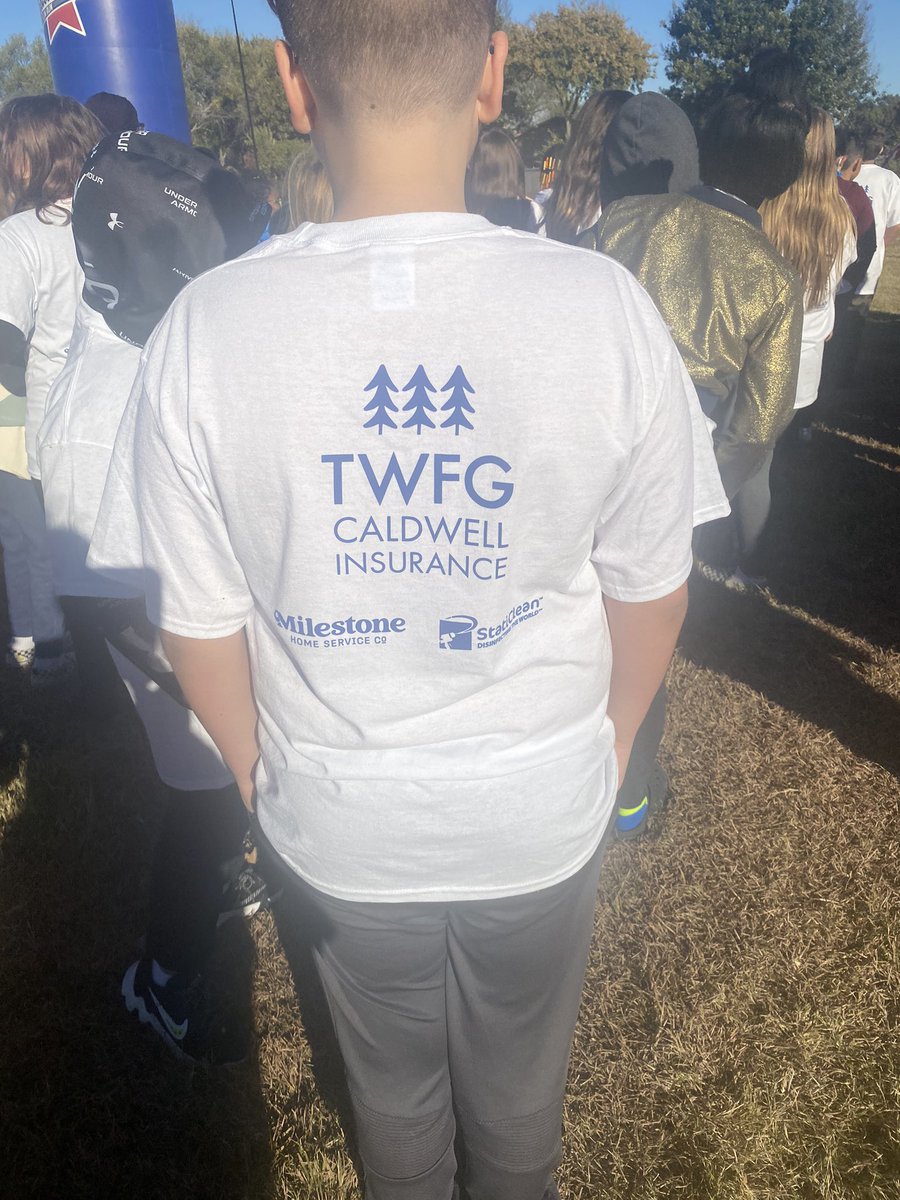 KellyHaack10's tweet photo. Thank you to our sponsors for our @CLP_Elementary @choosebooster Fun Run shirts! It was great to see 600+ @CLP_Elementary 🤠 in matching shirts! We could not have done it without your generosity! #loveclp #caldwellinsurance #staticclean #milestoneelectric https://t.co/0qa69iIRsz