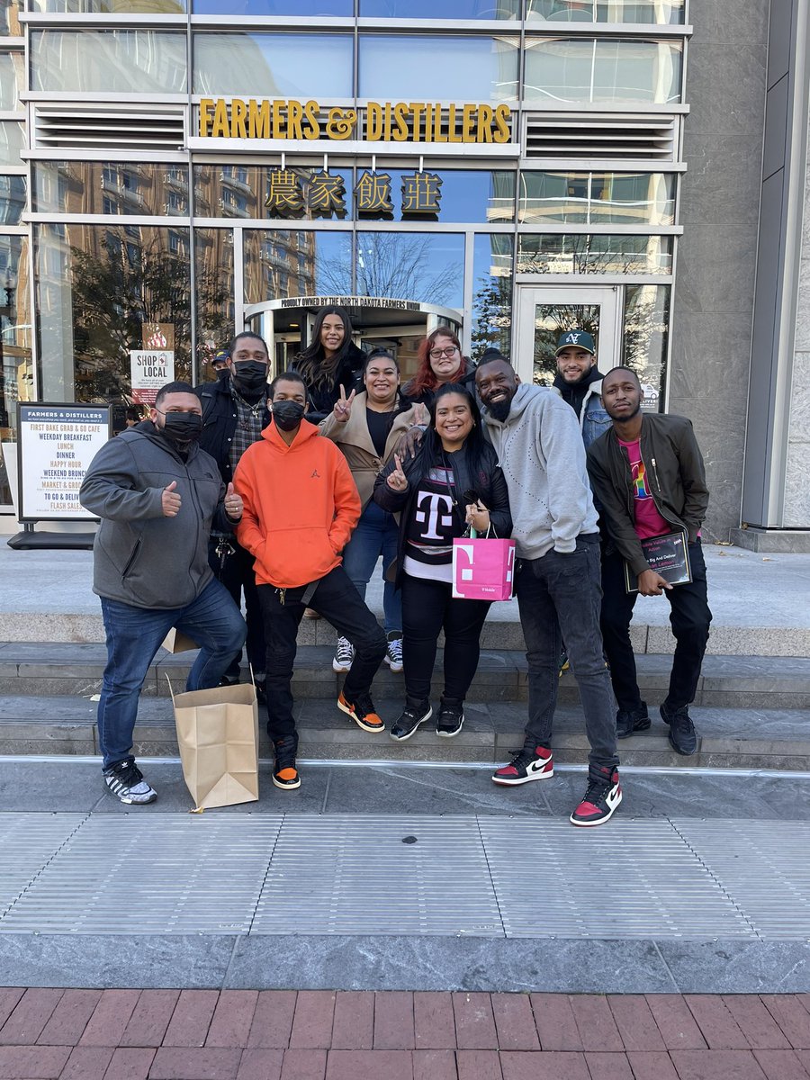 Jose_MejiaVA2PA's tweet photo. Had an amazing time today celebrating the Top 5 Mobile Experts and Top Store Leaders on the Power Ranker in The #CapitalDNA for the Month of October!!! Thank you for all you do!!!
#TheCrownπ #CapitalDNA
@SellPhones4 @AmrWahba1080 @jennnaaaayyyyy @s1mplk @sonya_a301 https://t.co/EVR6JS0XWG