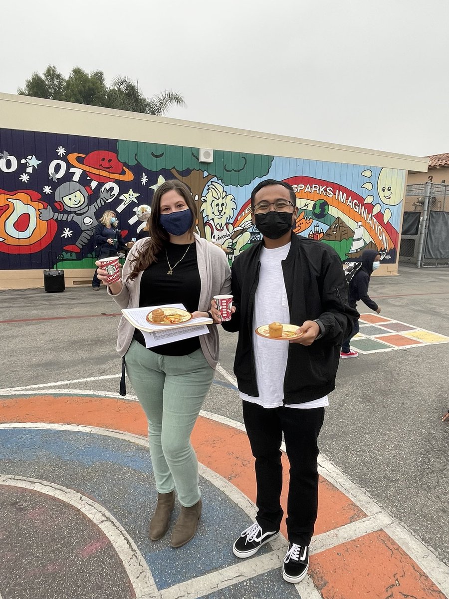 MonicaManipon's tweet photo. Kicked off our last day before Thanksgiving break with music, dancing and breakfast for our hard working and dedicated Lincoln Faculty and Staff! Ended with handing out Vons’ gift cards to select families from @AOC7LBC @LincolnLBUSD @ElemLBUSD https://t.co/eUa0j2iAsQ