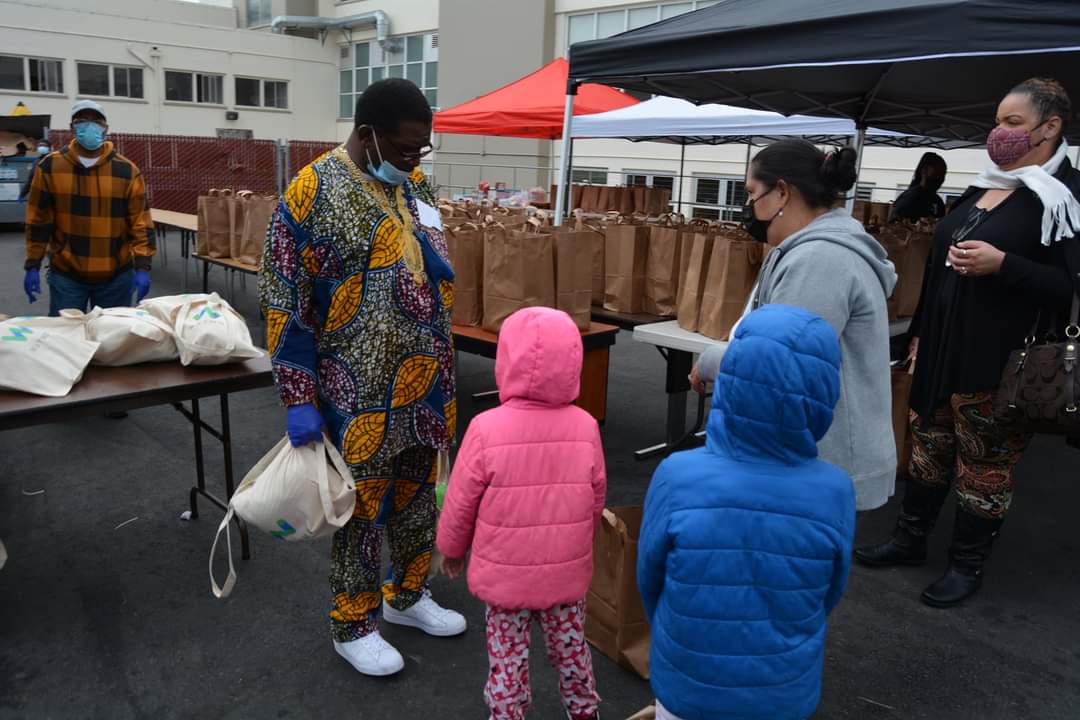 Families lined up at <a href="/BayviewYMCA/">Bayview YMCA</a> weekly food pantry for essential items as well as food for the week and the holiday! The turkey giveaway was provided by one of our sponsors, <a href="/Waymo/">Waymo</a>. We thank everyone who made this a great Friday! #ymcasf #HereForGood #FunFriday