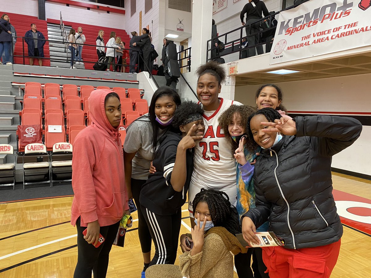 Great trip for <a href="/HPHSgirlsbball/">HHS Girls Bball</a> to see Mariah Stewart <a href="/cardswomenbball/">Mineral Area College WBB</a> .