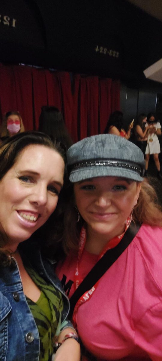 donnajloveshs's tweet photo. Status update: Pre-gaming and getting ready for the marathon standing game for 2 1/2 hours. 🙄 https://t.co/eO2OF8vQ6v