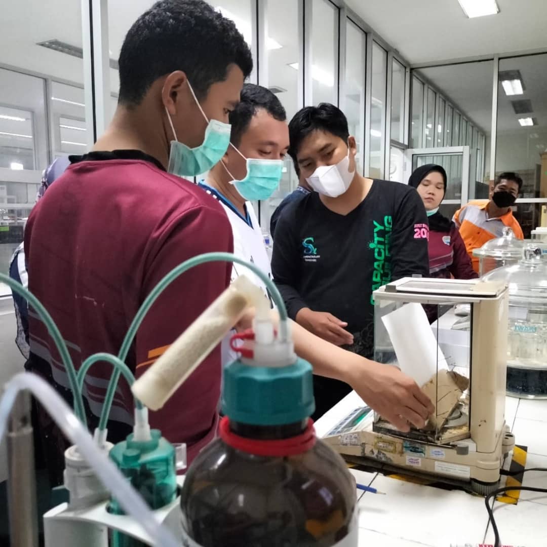 bspji_samarinda's tweet photo. Sobat BISa
Jumat pagi (19/11/21), dilakukan kegiatan Uji kinerja alat High Volume Air Sampler (HVAS) untuk pengambilan contoh (sampling) parameter Partikel Tersuspensi Total dengan metode gravimetri sesuai SNI 7119-3-2017.
#UjiAlat #HVAS #sampling #PPC #laboratoriumUji #WBBM https://t.co/JwEjaRBhie