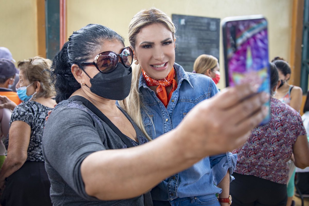 PrefGuayas's tweet photo. de cada rincón de la provincia, como Nobol, que hoy se beneficia con las brigadas médicas de la clínica móvil de Prefectura, servicios, fumigación, asistencia de trámites y nuestro equipo caminero interviniendo el cantón.

¡#GuayasRenace imparable! https://t.co/qD7kt8tgHs