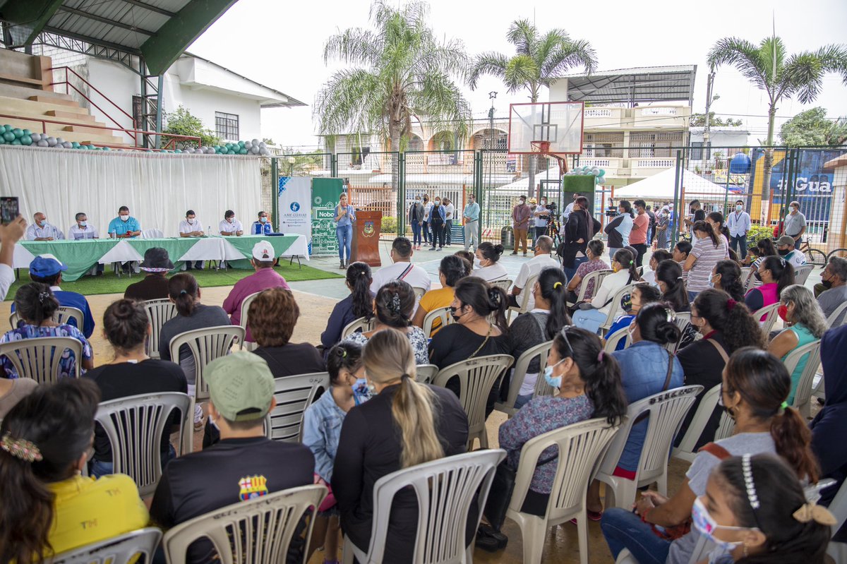 PrefGuayas's tweet photo. de cada rincón de la provincia, como Nobol, que hoy se beneficia con las brigadas médicas de la clínica móvil de Prefectura, servicios, fumigación, asistencia de trámites y nuestro equipo caminero interviniendo el cantón.

¡#GuayasRenace imparable! https://t.co/qD7kt8tgHs