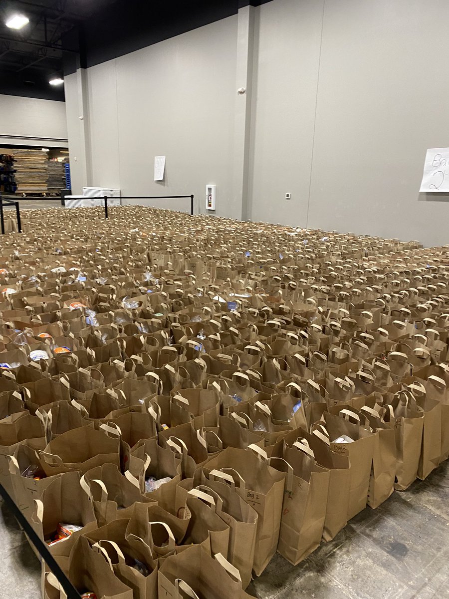 stevewood_tx's tweet photo. Bags and bags of groceries for families in need. This is what the love of Jesus looks like. #hopeonthemove #hopeforthecity @valleycreek https://t.co/L1kAh1jXJ5