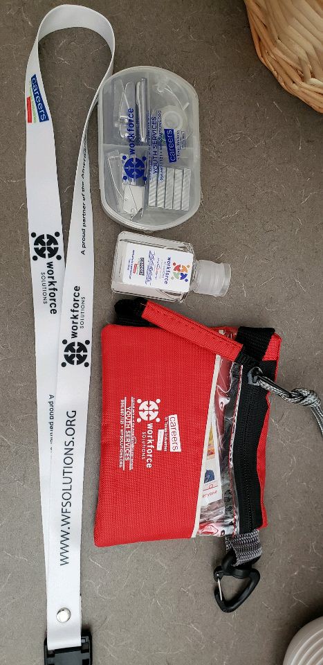 LuisCBocanegra1's tweet photo. I would like to thank our business partner @WFSolutions &amp; @hdzjasmine1 for the appreciation gifts that our Academy students received. Business partnerships are very important so our students can explore different types of work-based learning opportunities. @lobo_pride @lajoyaisd https://t.co/wLlqly5Dwf