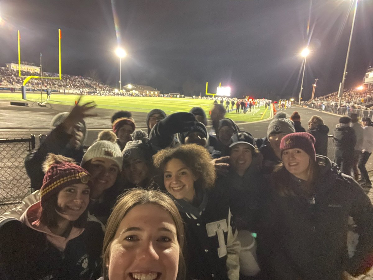 THSGirlSoftball's tweet photo. 50/50 raffle with Softball and Baseball tonight. Thanks to all the kids who came to help out! @baseballTBURG https://t.co/d7ASsU7lZQ