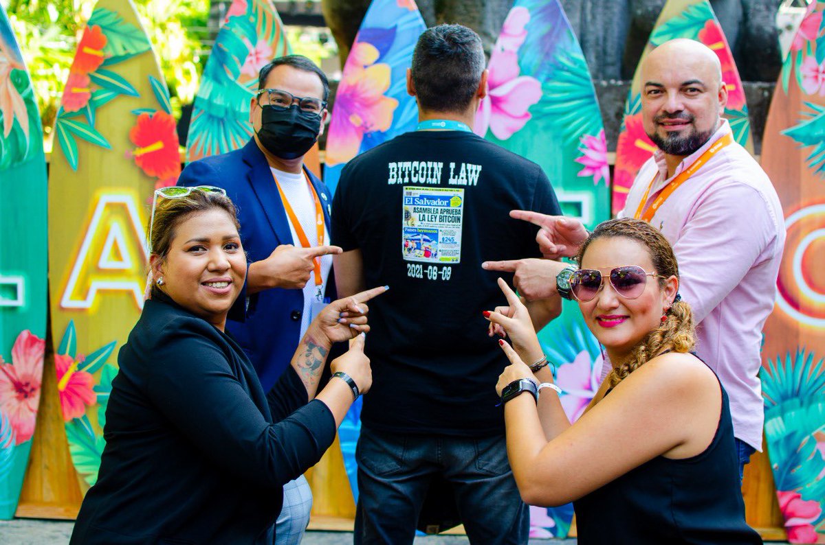 DrJuanRodrig's tweet photo. 🌋😎 | El Salvador es la capital mundial del #bitcoin. 

En #LABITCONF hemos tenido ponentes de prestigio internacional, quienes nos han hablado sobre educación financiera cripto para todos🤯🇸🇻. https://t.co/o1HfUhjDfw