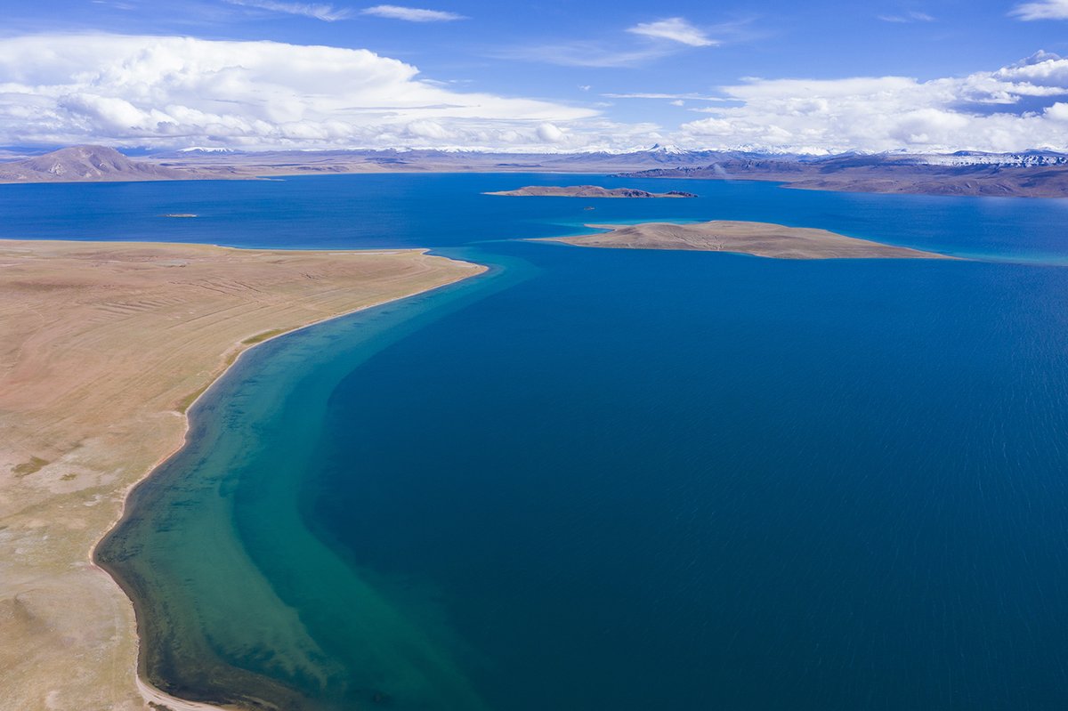 FlyOverChina's tweet photo. Changtang #Plateau, as a key area of inland lakes in China, has a total lake area of over 25,000 square kilometers. It is known by people for the number and high altitude of lakes #InTibet https://t.co/9mEveqx4YD
