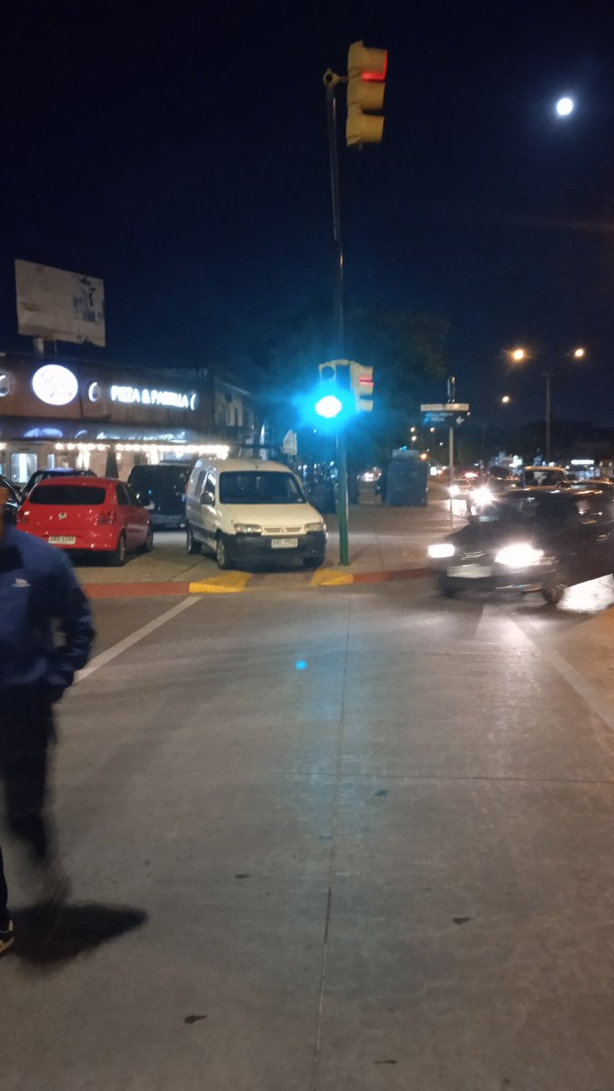Cada vez hacen las rampas para los autos más chicas. Esta en Grl Flores y L. A de Herrera se ve que es angosta. 
 <a href="/municipio_C/">MUNICIPIO C</a>