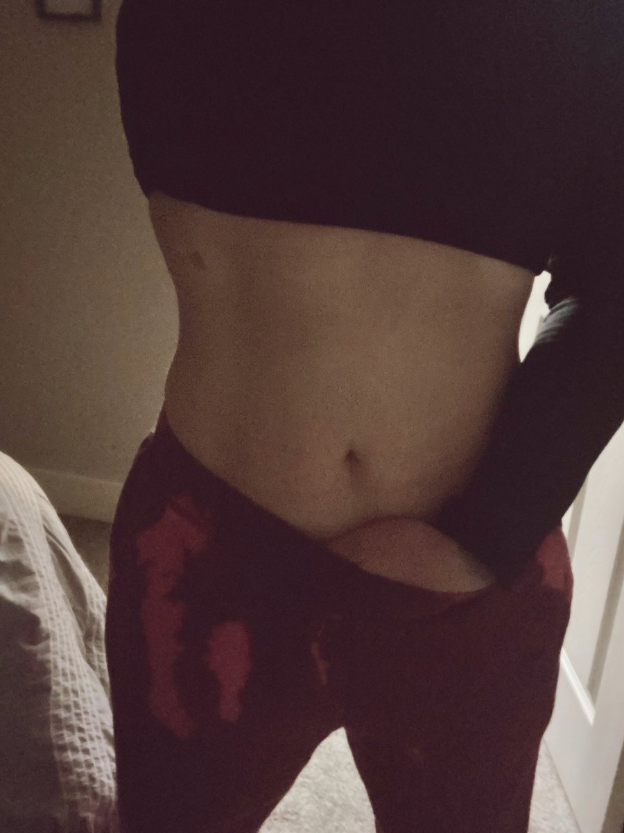 Redheadsassy's tweet photo. I can’t stop touching myself but I WONT cum until 100!! I need it now!! 😭😭😭😍 https://t.co/128RVGwvD5