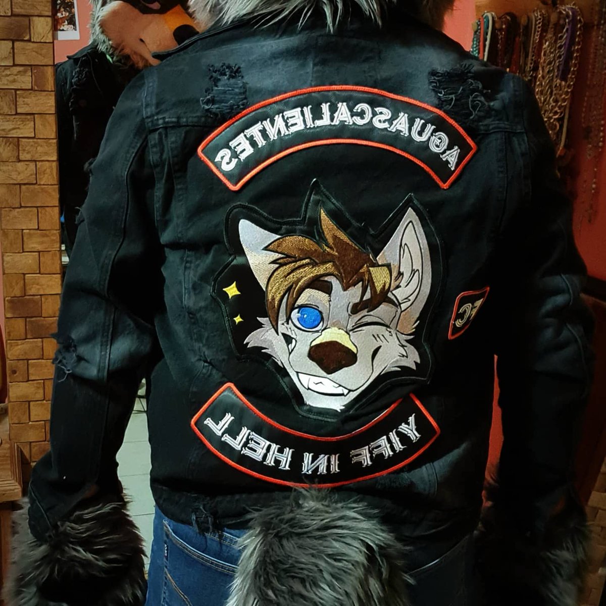 DrkGreyhound's tweet photo. Well, taking advantage of this #FursuitFriday I come to show you a small project that I just made it real (Another one 😅)
A denim jacket with embroidered biker patches !!!
What do you think? do you like it?
#YIFFINHELL #MEXICO https://t.co/1uEFUinhQw