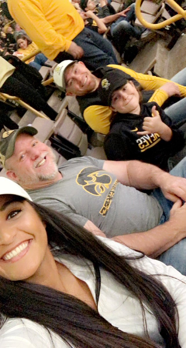 lundenyoung's tweet photo. #FightForIowa go hawks! https://t.co/pz0plHvcNQ