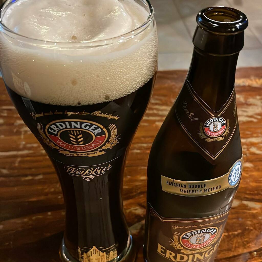 crisrecmad's tweet photo. Bier! Ein Bier aus Deutschland! #cerveza #bier #beer #erdinger #erdingerbier https://t.co/oEdvz34n5U