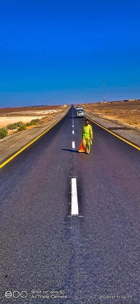 NawabOfficial4's tweet photo. Lane marking of 610 km Quetta Taftan Iran Border Highway N-40  near Nukundi https://t.co/YDLKnJkZo9