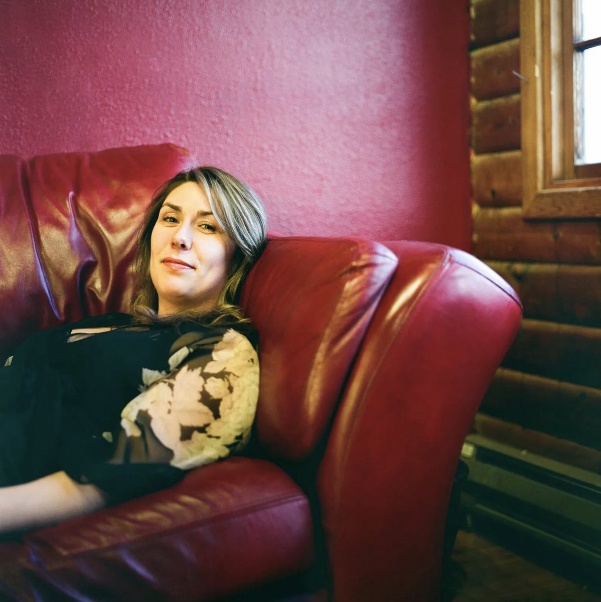 🎶 Meet <a href="/MelMitchMusic/">melissa mitchell</a>, a singer on the #AnyMountain song!
She is an Alaskan singer-songwriter with a strong connection to her community, a theme that runs deeply through her music. 
🏔️ Read Melissa's full bio: anymountainsong.com/creativity/ &amp; visit her website: melissamitchell.org