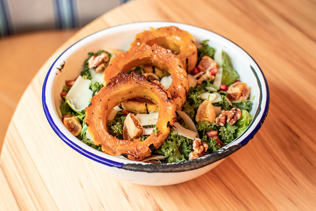 Say hello to #SalonikiGreek Fall Salad! 🥗
 Enjoy all Autumn goodies Greek Style. Chopped kale &amp; greens, roasted Delicata squash, Graviera cheese, Greek dried figs, pomegranate seeds, walnuts &amp; red wine vinaigrette. 

#FreshGreekFood #FoodLovers #Foodie