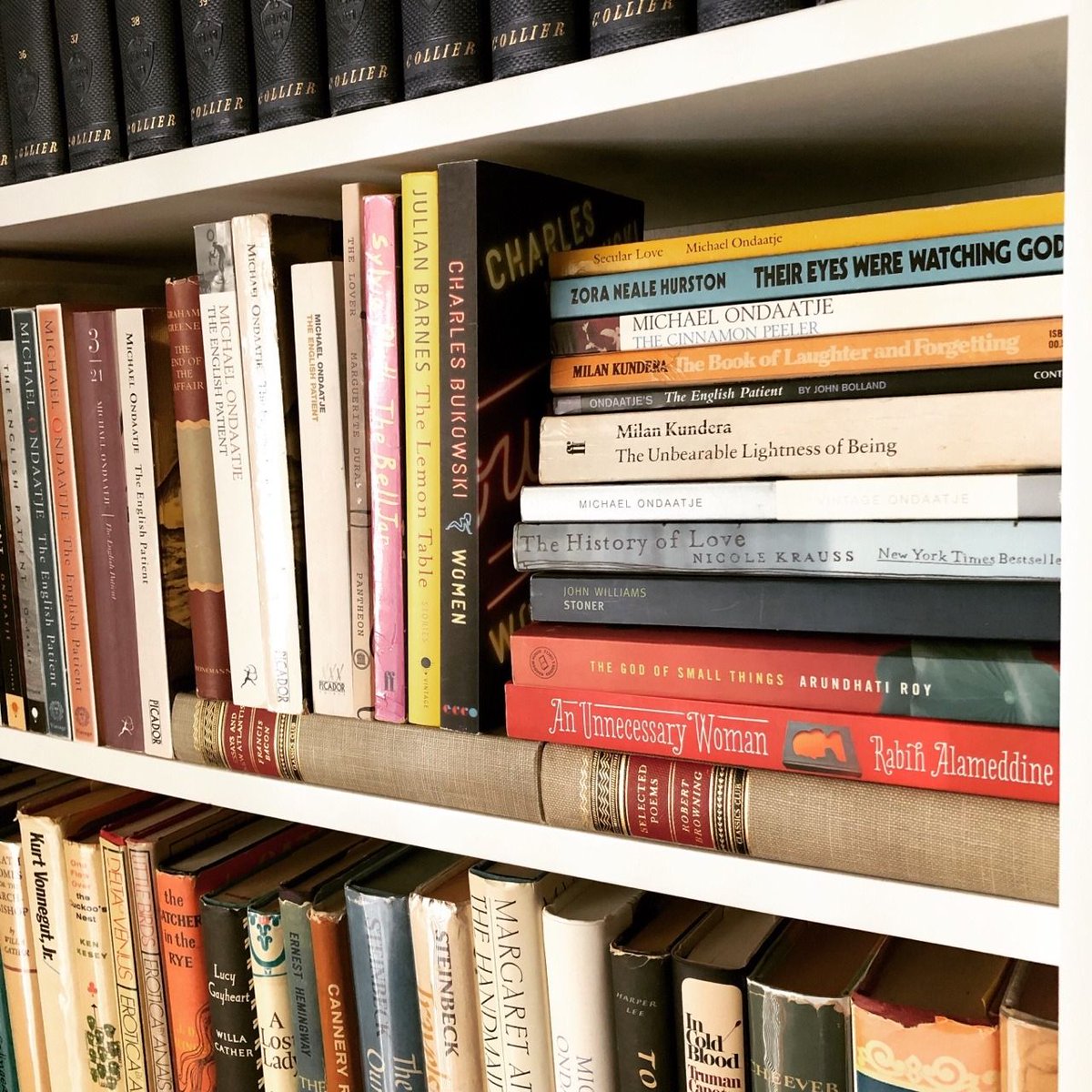 La literatura nos ayuda a entender la vida, aunque la vida no tenga sentido.

#JorgeVolpi
