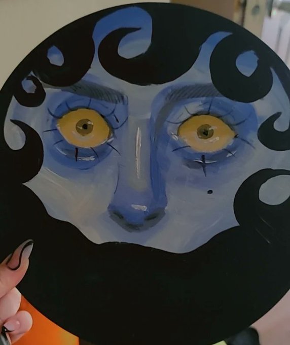 Mm enjoy some art work 🖤 https://t.co/VbpMfJ8xov