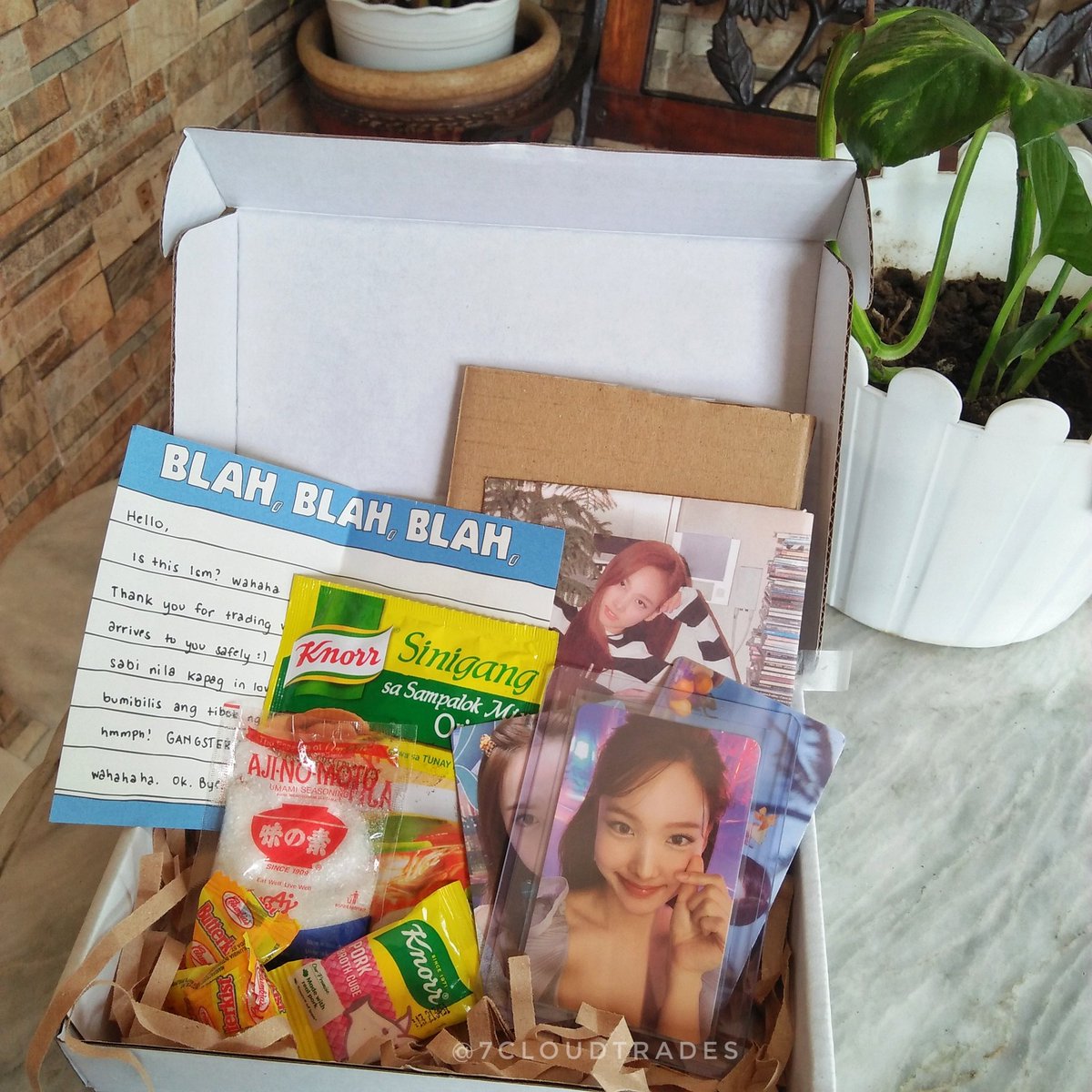 cIoudcart's tweet photo. [ #7cloudtrades ]

POV nakipag trade ka sa close moot mo:

anyways Nayeon arrived safely so thank you so much @pjshyvn my ffb <3 ++ eto na ata yung sign para mag aral ako magluto ng sinigang, soafer touched sa freebies grabe 😌🤍 https://t.co/9IjEH37Yto