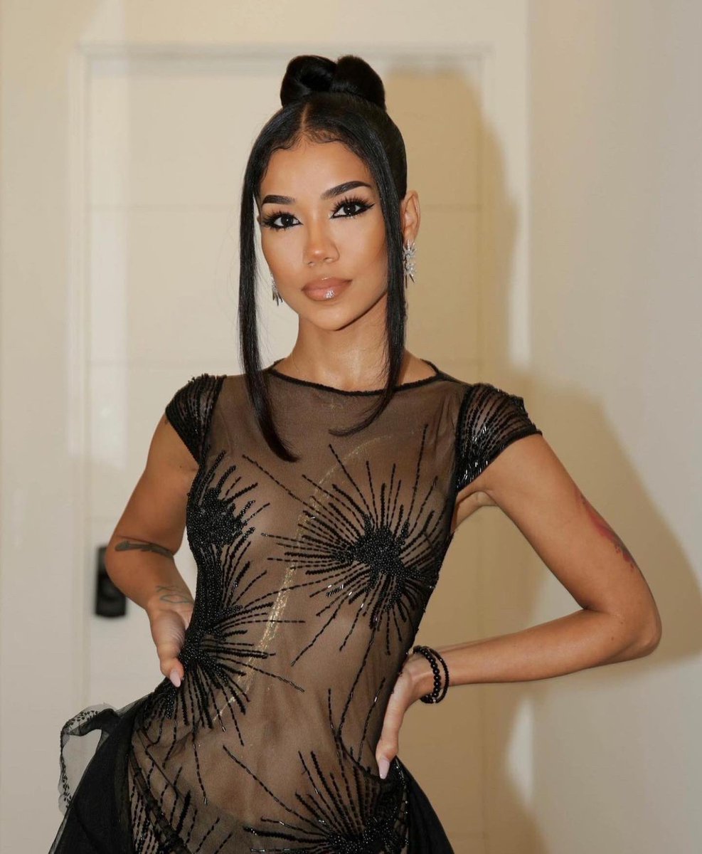 iCONtips's tweet photo. …SHEER intent. ⚡️♟
@JheneAiko for @GQMagazine man of the year in custom #sebastiangunawan, @LouboutinWorld & @DavidYurman.
#iCONtips #JheneAiko #Style #Fashion https://t.co/sAgRbZLXDS