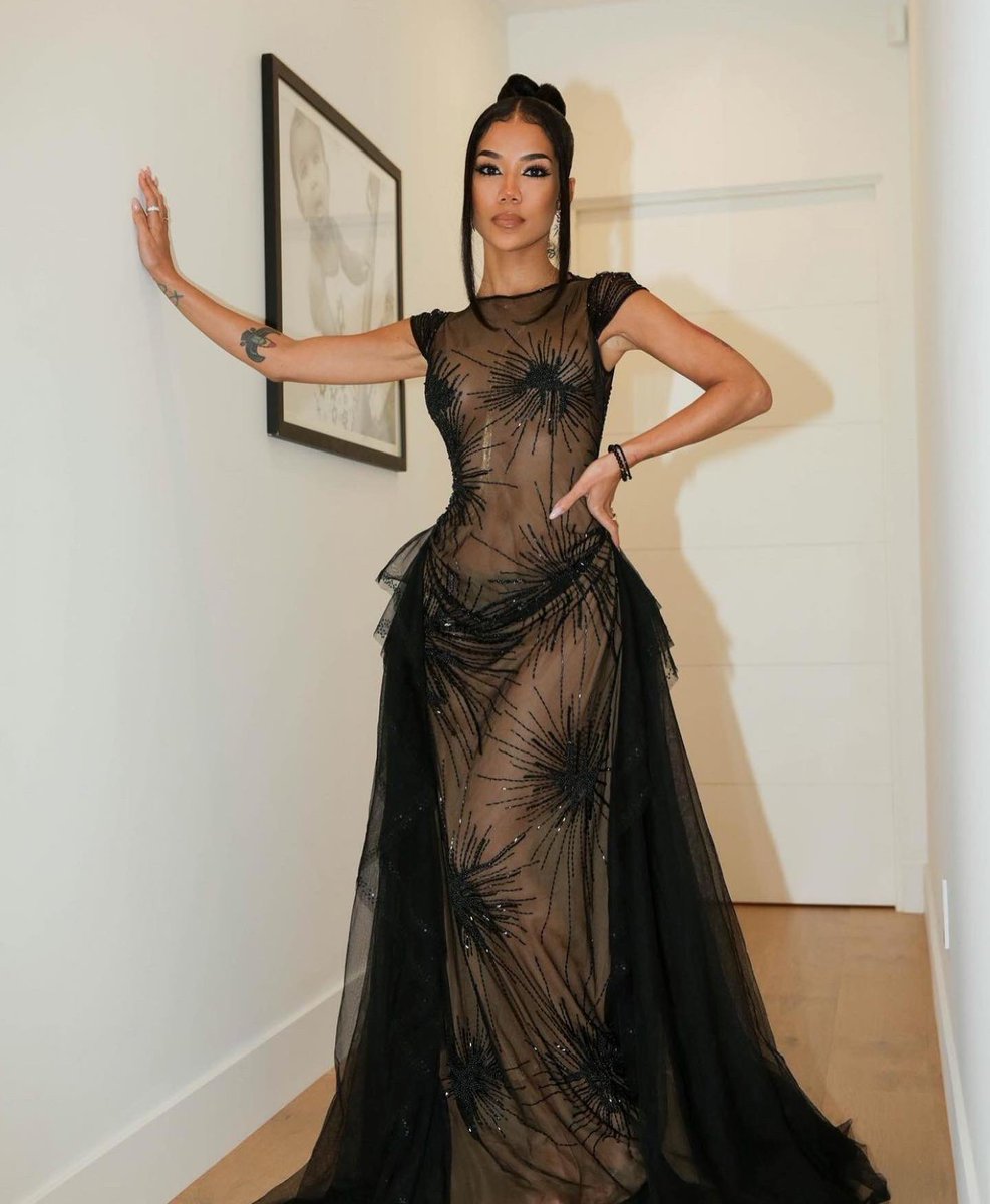 iCONtips's tweet photo. …SHEER intent. ⚡️♟
@JheneAiko for @GQMagazine man of the year in custom #sebastiangunawan, @LouboutinWorld & @DavidYurman.
#iCONtips #JheneAiko #Style #Fashion https://t.co/sAgRbZLXDS
