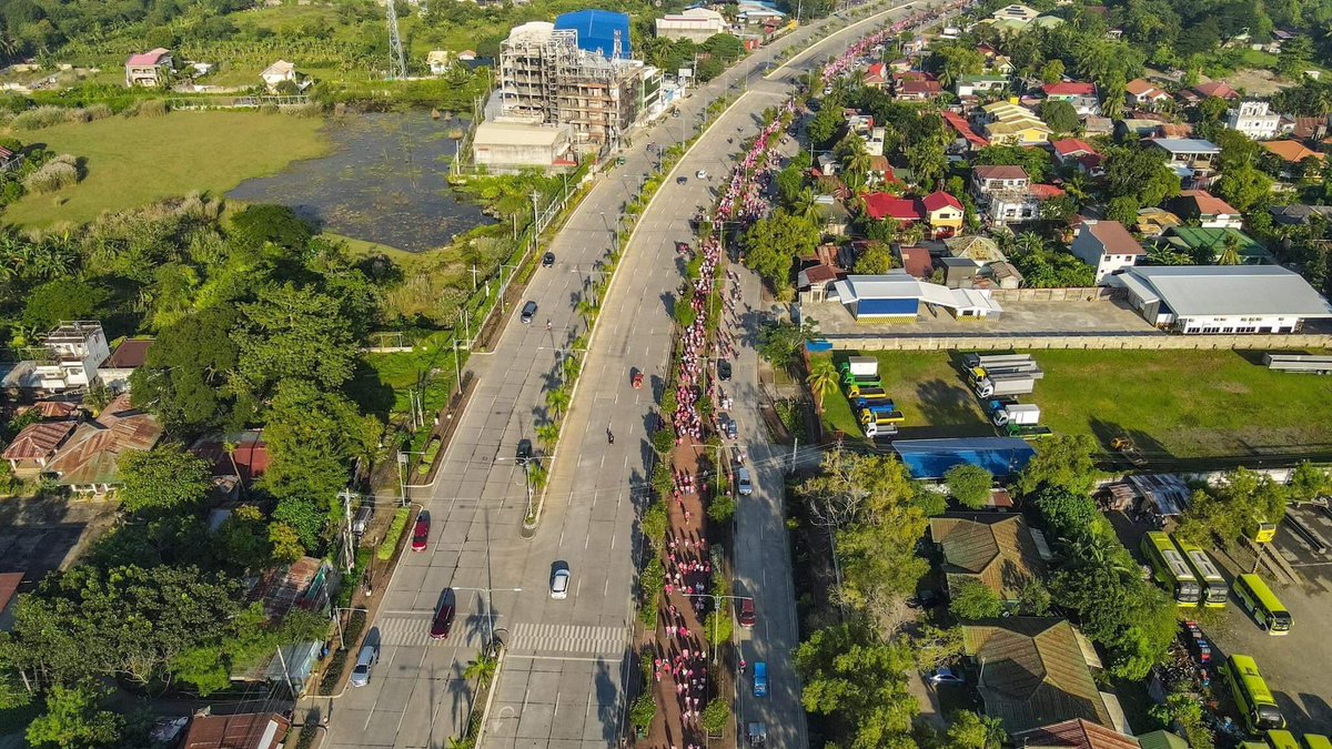 jerry_trenas's tweet photo. Ilonggos rallied for A WALK FOR LENI.

At the end of our walk, we had a mass at Esplanade 1 to pray that God guides everyone in choosing the right leaders of the country. 

I hope that in the days to come, more leaders will have the courage to express their support for Leni. 💖 https://t.co/mTn4pcJcjs