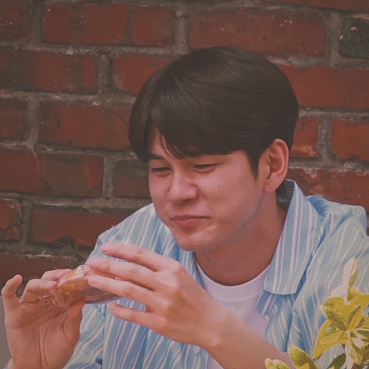 __yourcigarette's tweet photo. #옹성우 #ONGSEONGWU https://t.co/Jwwliq2n7z