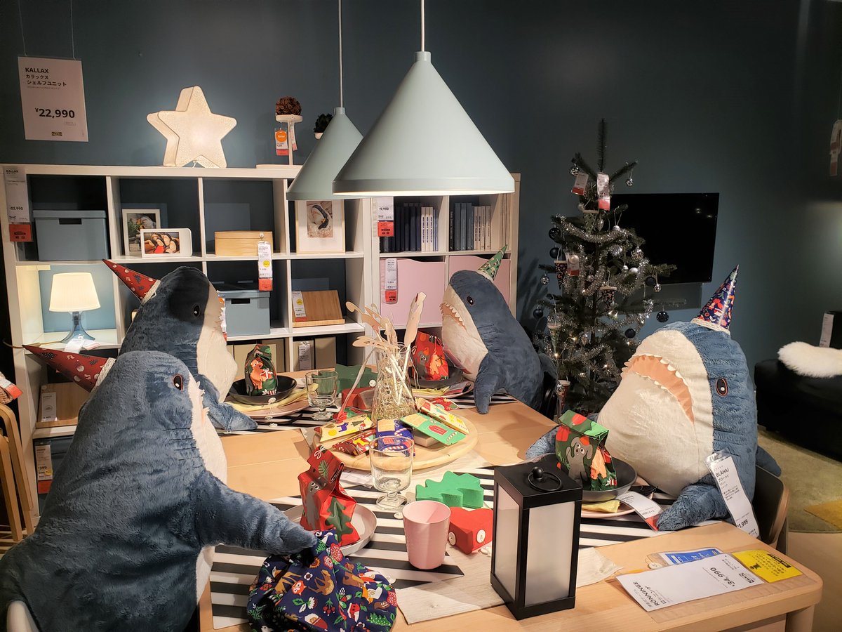 Ikeaのサメが原宿店でゆるキャラ化してる件 着ぐるみが都内店舗に出勤中 目撃情報を集めました サメ仕事してた Togetter Ikeaのサメが原宿店でゆるキャラ化してる件 着ぐるみが都内店舗に出勤中 目撃情報を集めました サメ仕事してた Togetter