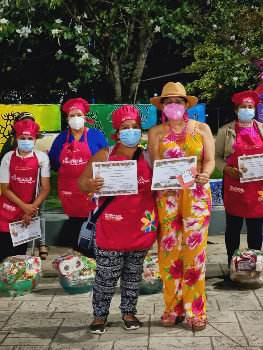 Concurso Municipal Estelí Sabores de Diciembre 2021.
Primer Lugar Juan Guardian Tijerino/Yerald Espinoza Gutiérrez - Lomo Relleno.
Segundo Lugar Ana Gutiérrez Ortiz/Ana Aguilar Gutierrez - Relleno Navideño.
Tercer Lugar Olivia Morán - Relleno Navideño.
#EsteliEnVictorias