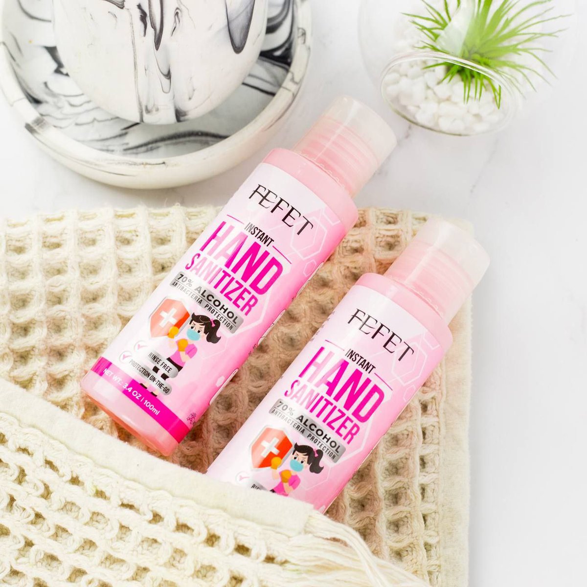 ChrisMami10's tweet photo. Esok hari minggu, ada yang
plan nak ke mana-mana?
Jangan lupa bawa Hand Sanitizer.
Si comel pink ni sangat penting sekarang.
Enjoy your weekend 😍
#Fefet Lah!
The People's Happiness
#NakFefetLah #1Rumah1Fefet https://t.co/unTyBpVf0R