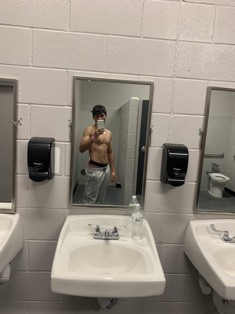 aa1aniz's tweet photo. Literally no one..

Me: https://t.co/mpipkUWP3P