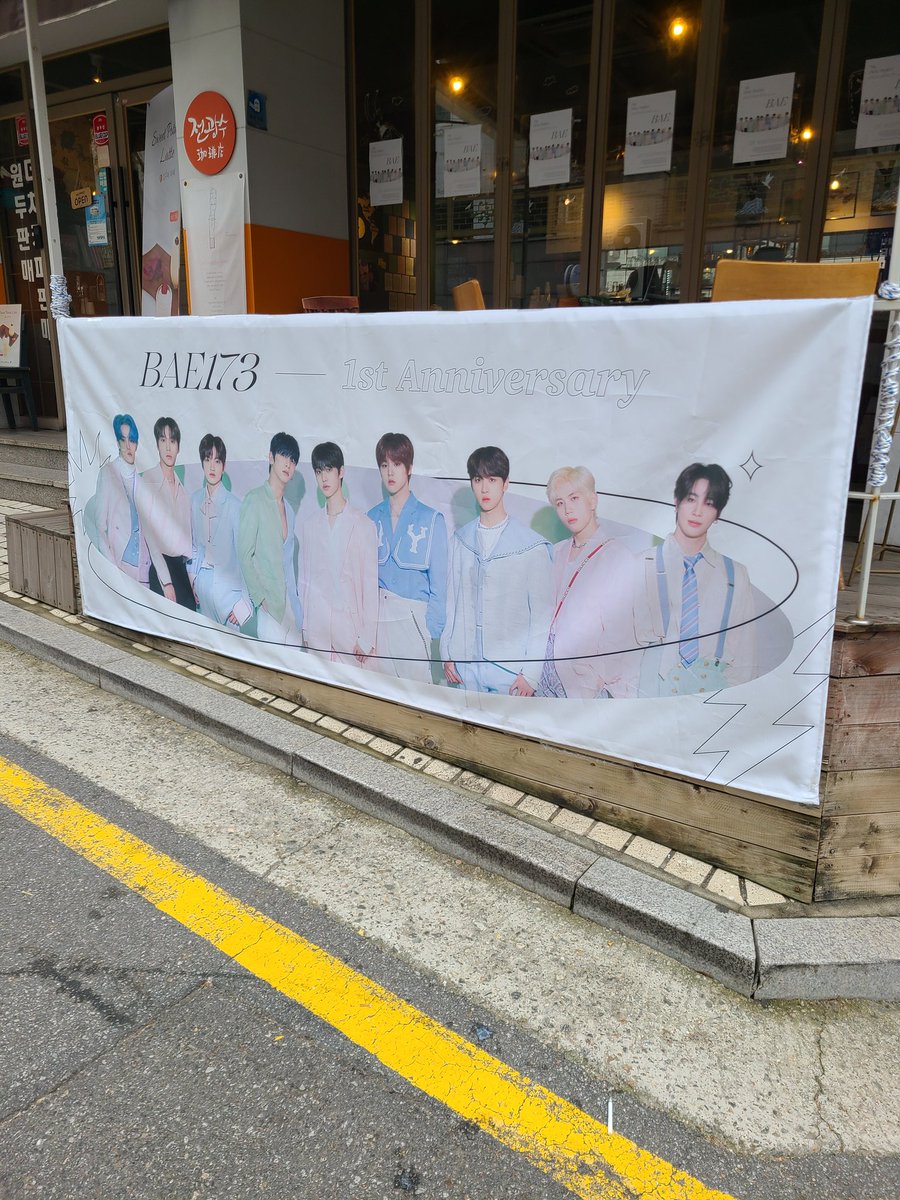 dohyon041110do's tweet photo. 광수 커피 첨으로 갓는데 분위기도 넘 좋고 커피가 너무 맛있어서 좋았어요 광수커피 왜 맛있는거지
#진짜미쳤나봐배칠삼밖에안보이잖아이러다반해반해반하겠어가볍게보지말아나정말진심이야나대단한놈은아니지만널누구보다빛나게해줄게좀낯간지럽지만말해볼게내가널좋아한다고지금고백하는거라고 https://t.co/ksvc5pyEYo