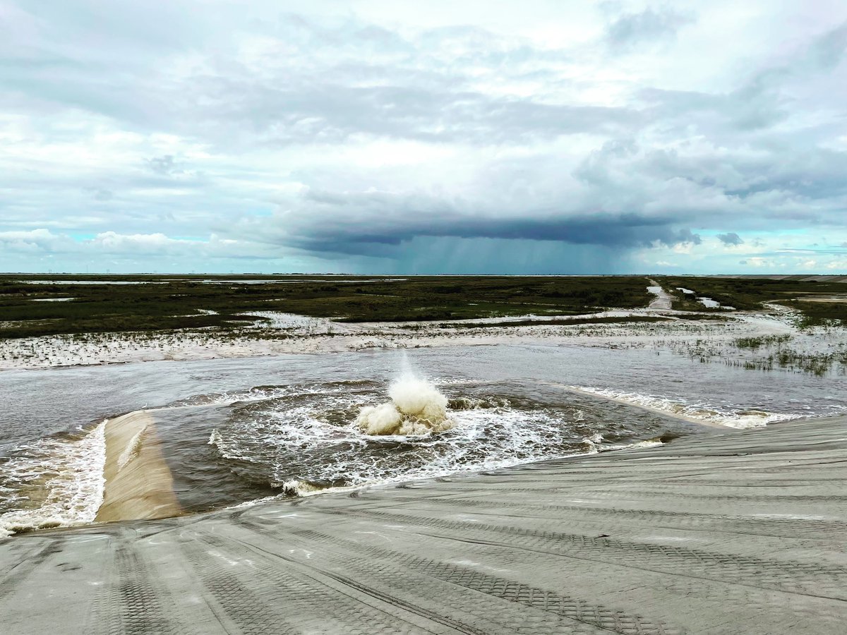 ChaunceyGoss's tweet photo. Today is a great day for Everglades restoration with the completion of the C-44 reservoir in Martin County. Thanks to @JaxStrong for your partnership and @GovRonDeSantis for your leadership. Great to see @LtGovNunez and many others at the ceremony. #sfwmd https://t.co/Kfqsc0ZTIn