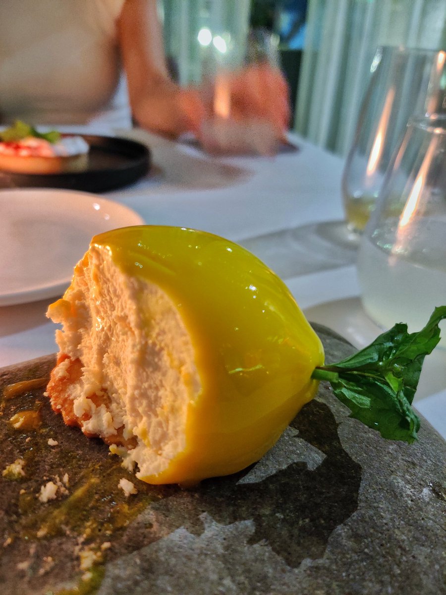 Carlos_lantigua's tweet photo. Un limón medio limón 😋... #SDQGastronomico #SDQRestaurantweek https://t.co/o50si1gnJZ