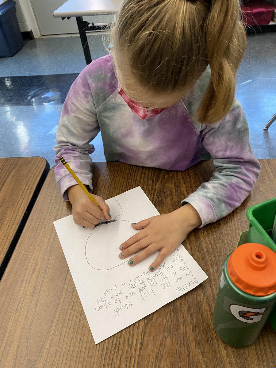 CCorcoran80's tweet photo. Today we learned that having gratitude and not expressing it, is like wrapping a gift without giving it. These Ss spread the love to friends, family and teachers as they expressed their gratitude. #PositivityInAction @FishkillFrogs @WCSDEmpowers @PosProject https://t.co/6tswfcGqe4