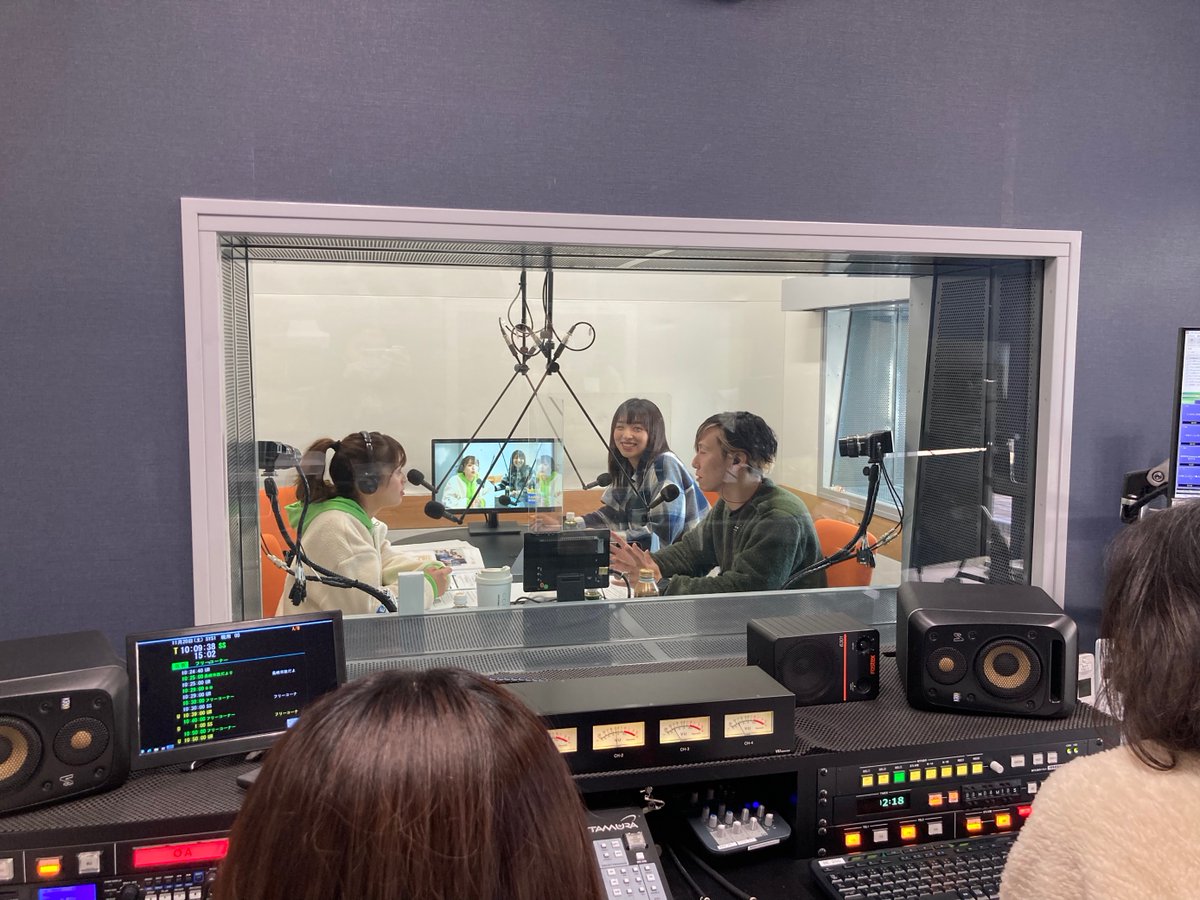 jue_fukuoka's tweet photo. いよいよ本日、本学 学生広報プロジェクトチーム  #BLUEROSE が #佐賀バルーナーズ の試合のハーフタイムショーに公式チアリーダーの #バルヴィーナス  とコラボ出演！

今日は朝からBLUE ROSEリーダーの中原千恵さんがラジオに出演✨ 
#日本経済大学

https://t.co/bDv7nS1pWo https://t.co/jzEVot7a15