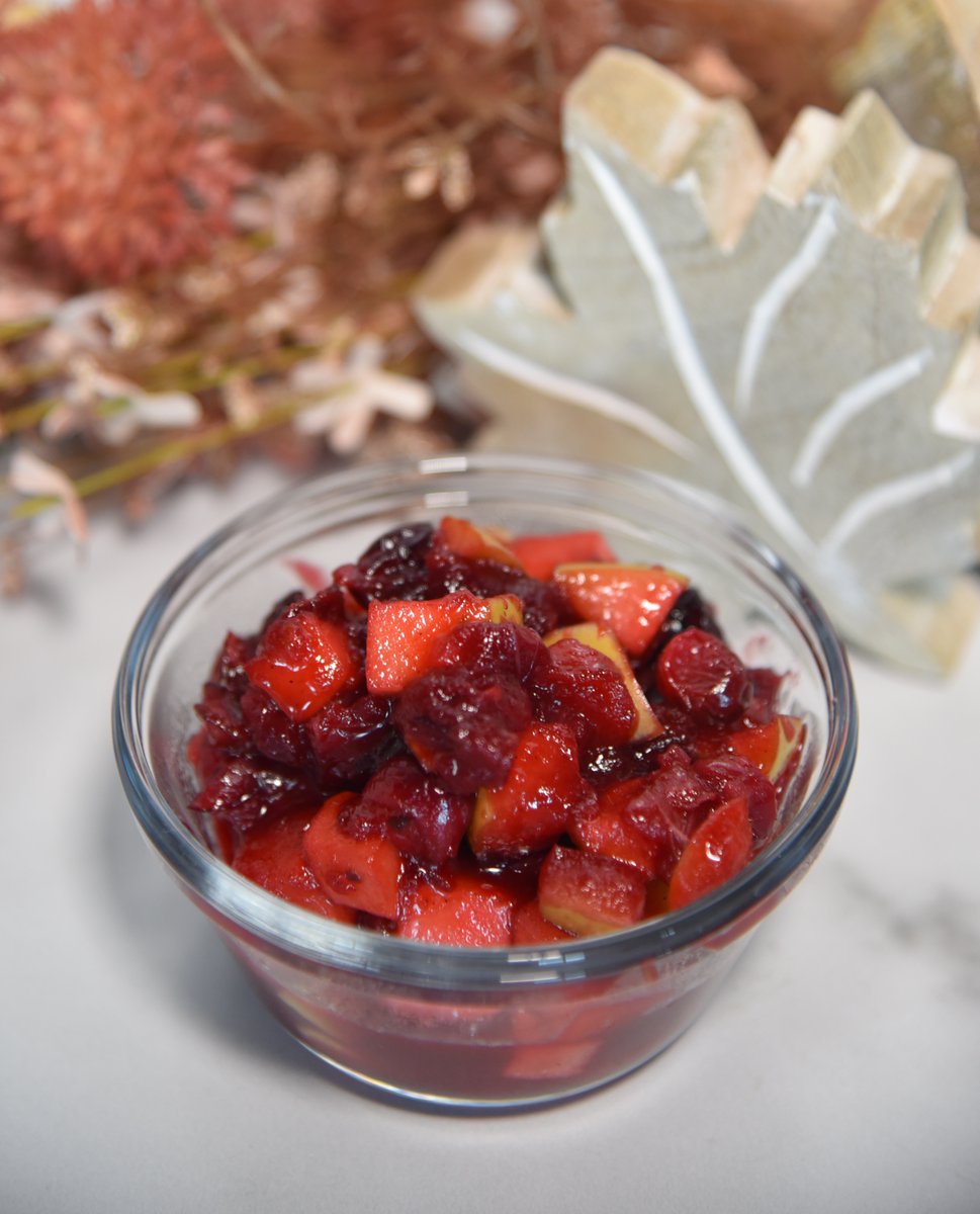 HarmonsGrocery's tweet photo. Autumn Chutney ✨
Spice up your cranberry sauce with red pepper flakes, apples, and onion!
Will you be making this side for Thanksgiving?
https://t.co/iWeI3k0l8L
#myharmons #shoplocal #cranberry #cranberrysauce #cookingshooking #harmonscookingschool #utah #thanksgiving https://t.co/LcohZCF1zB